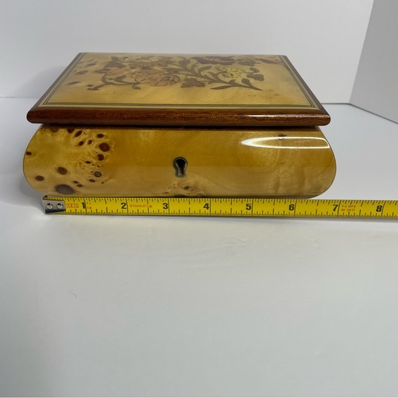 Reuge Wooden Jewelry Music Box with Cream Accents - Picture 13 of 13